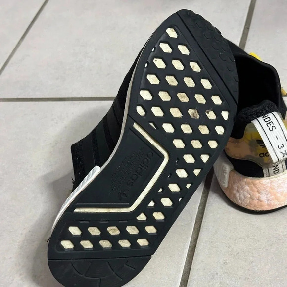 Adidas Black sneakers NMD R1 black size 4 - Picture 8 of 10